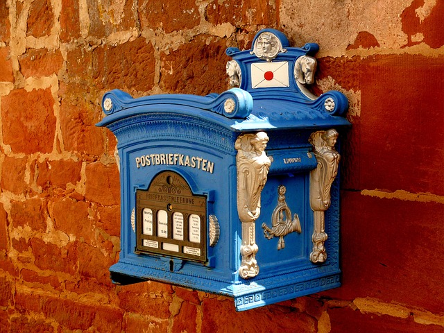 Installer une boîte aux lettres encastrée
