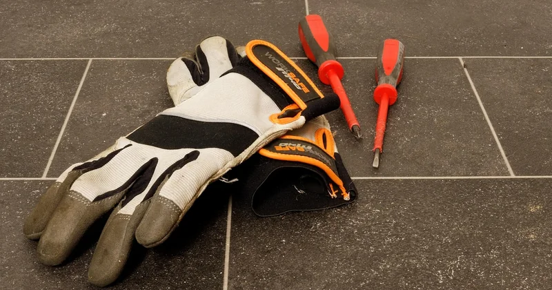 Bâche de protection chantier : les erreurs qui coûtent cher